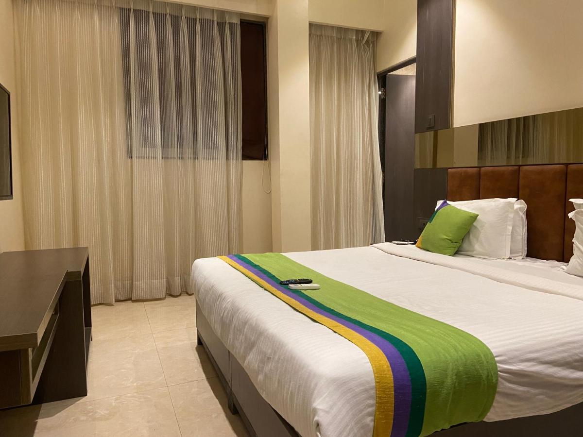 Hotel Oyster Suite Andheri West Мумбай Екстериор снимка