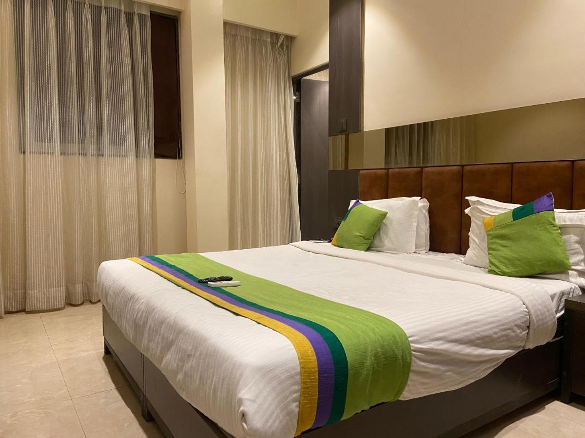 Hotel Oyster Suite Andheri West Мумбай Екстериор снимка