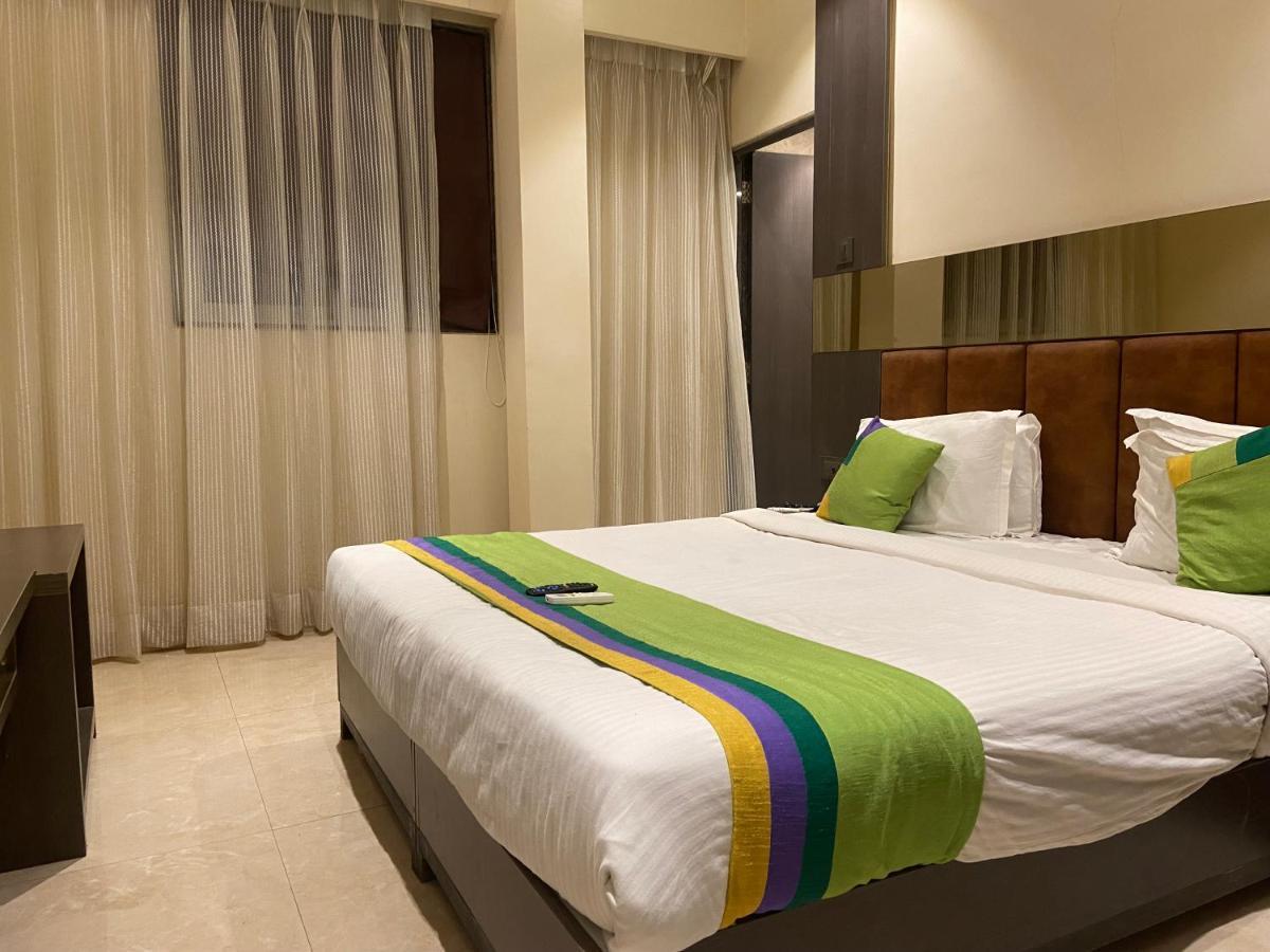 Hotel Oyster Suite Andheri West Мумбай Екстериор снимка