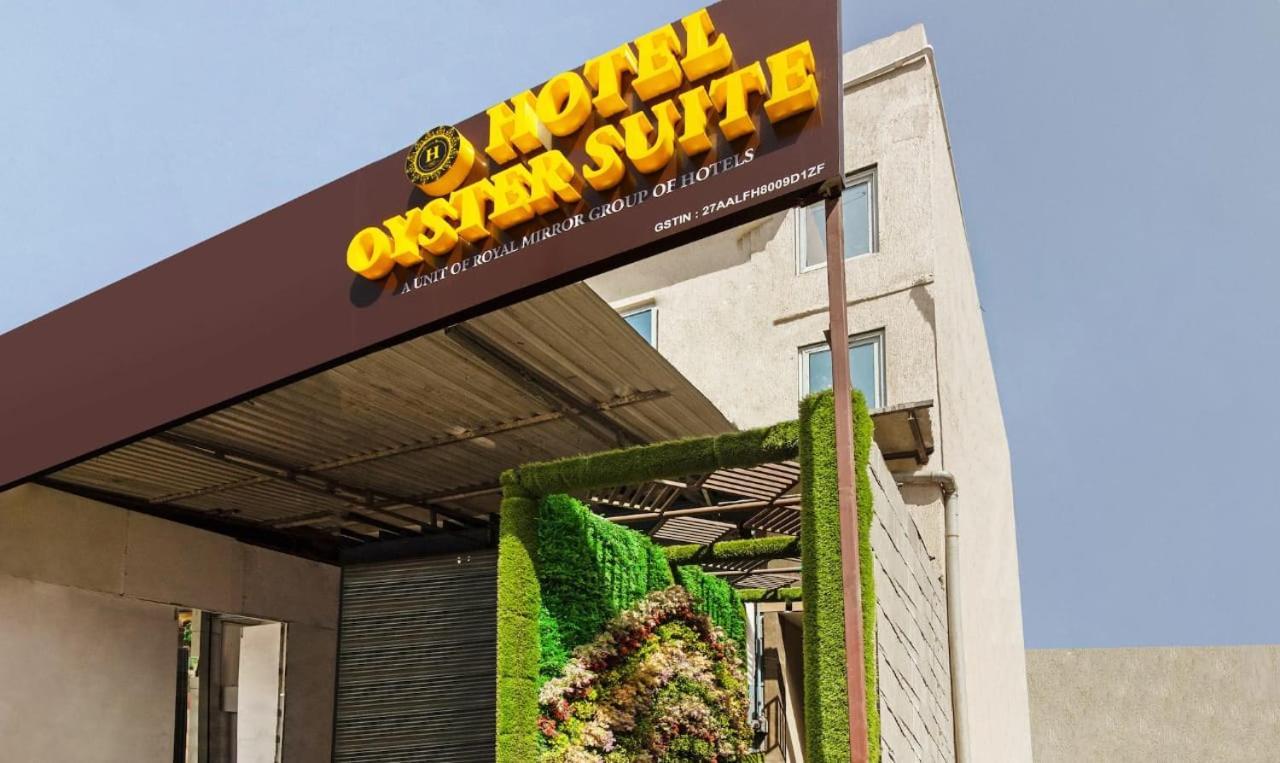 Hotel Oyster Suite Andheri West Мумбай Екстериор снимка